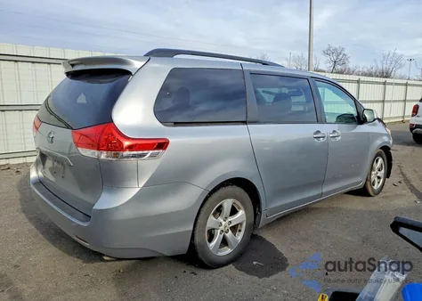 2012 Toyota Sienna Le из США, поврежденный, VIN 5TDKK3DC8C235384